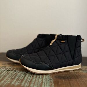 Women’s Teva ReEmber Mid Black Moccasin | Size 9